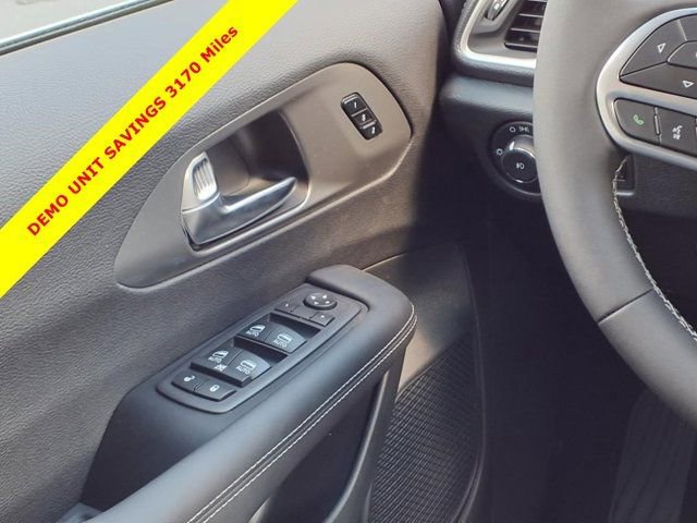 New 2026 Chrysler Pacifica Select image 12