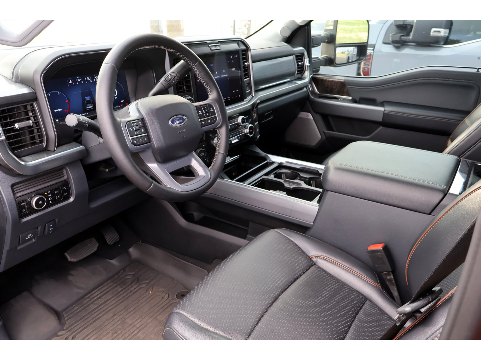 Used 2025 Ford F250 Lariat w/ Lariat Ultimate Package AWD/4WD image 3