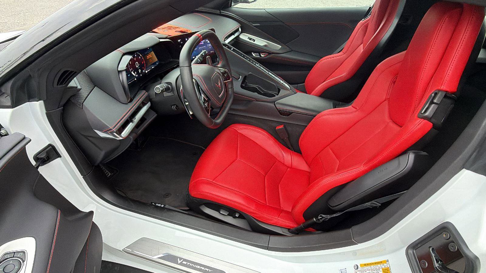 Used 2025 Chevrolet Corvette Stingray Convertible RWD image 14