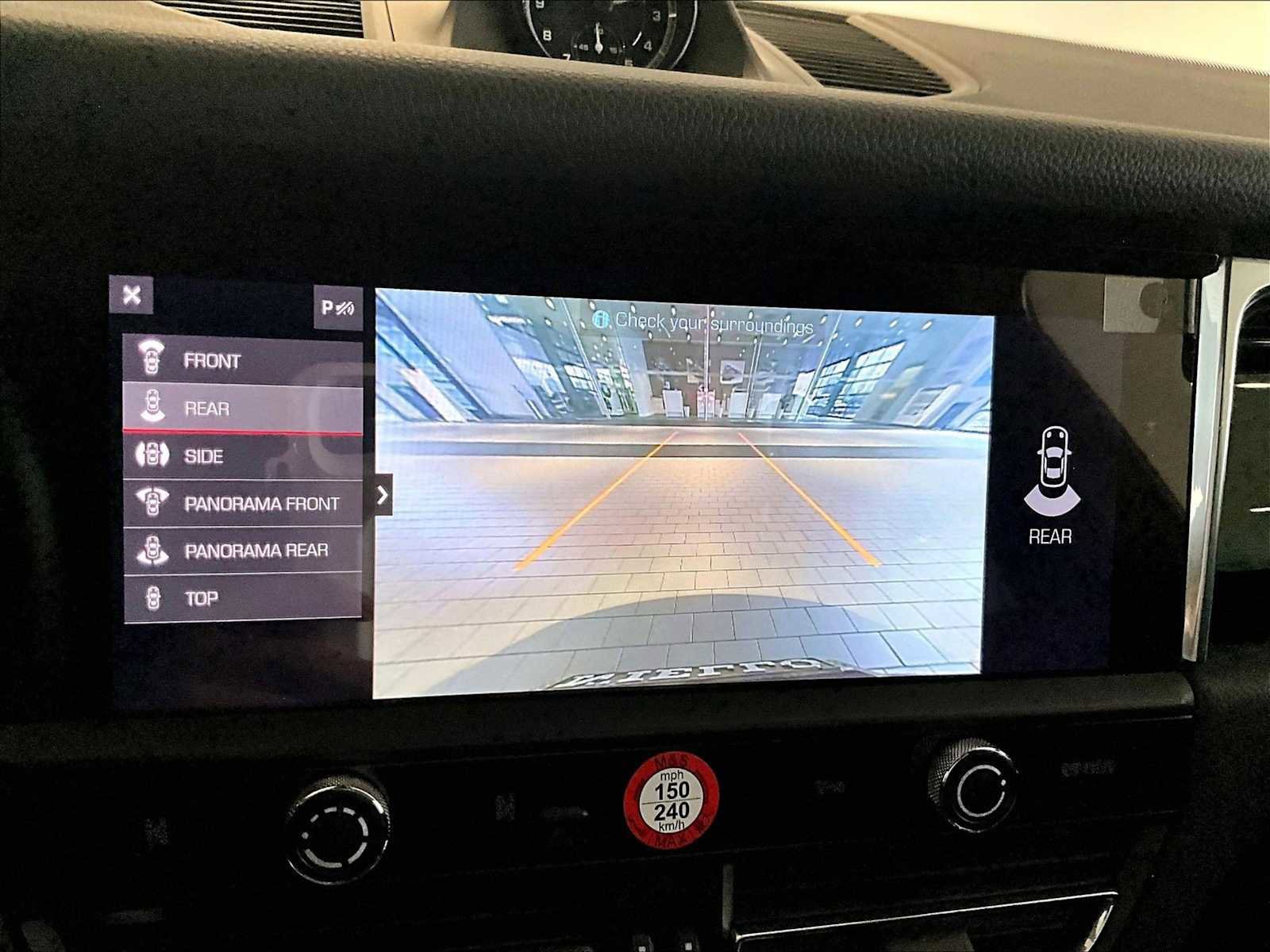 Used 2025 Porsche Macan image 28