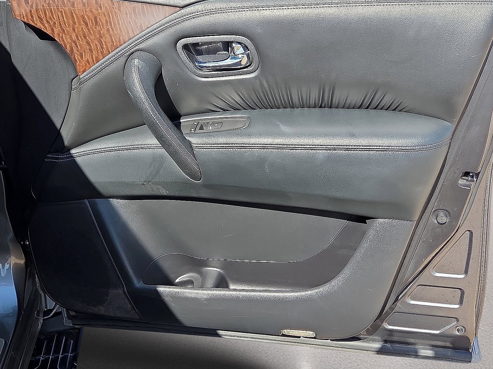Used 2018 Nissan Armada Platinum w/ Captain Seat Package AWD/4WD image 16