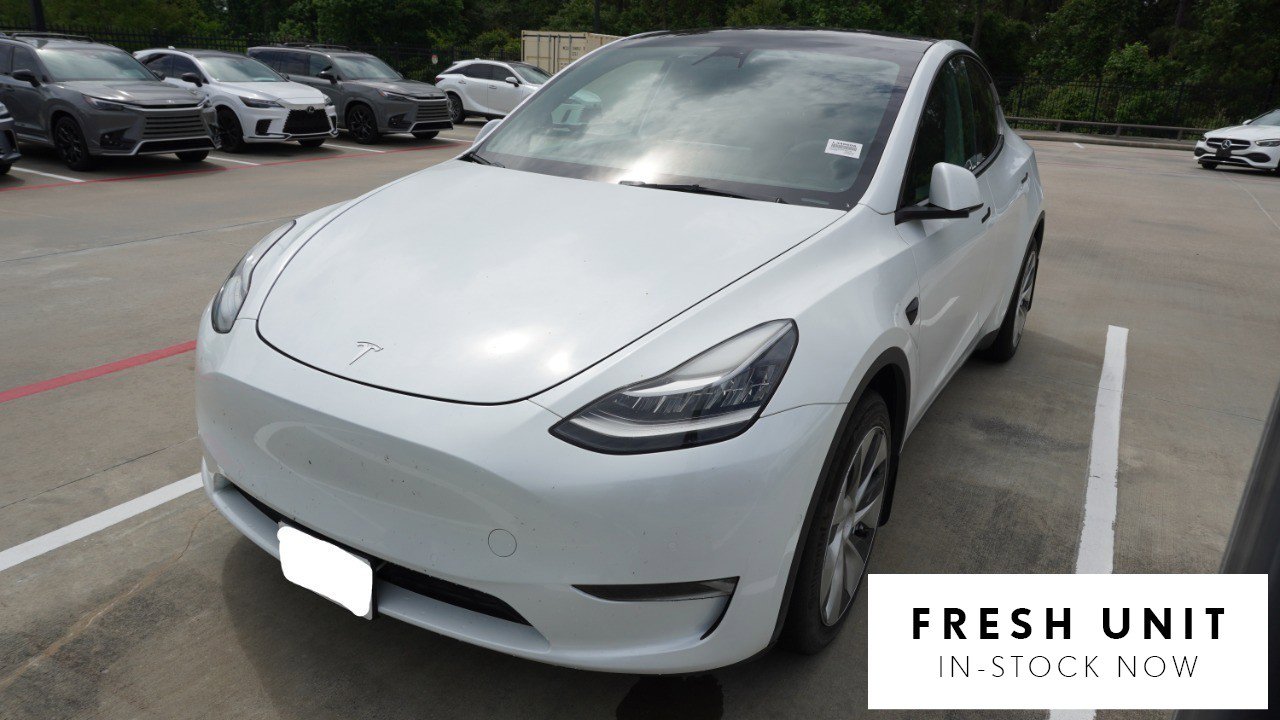 Used 2022 Tesla Model Y Long Range AWD/4WD image 1