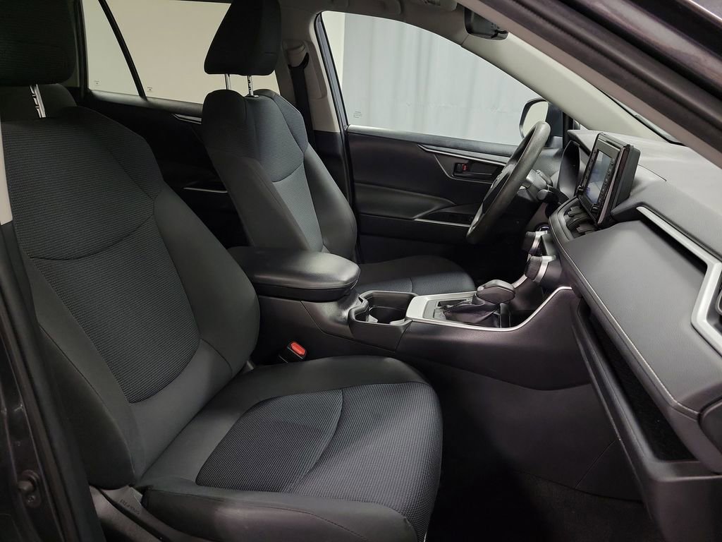 Used 2021 Toyota RAV4 LE image 24
