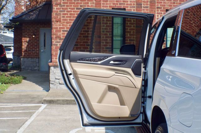 Used 2021 Cadillac Escalade Premium Luxury w/ Performance Package AWD/4WD image 49