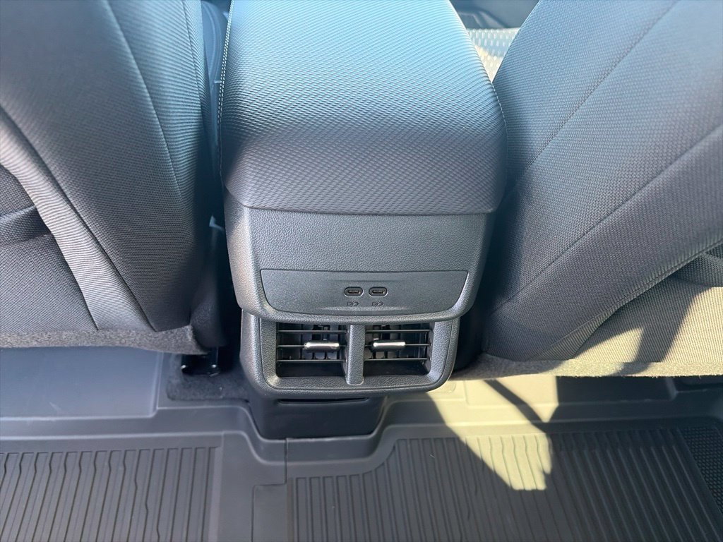 New 2027 Chevrolet Equinox LT w/ LPO, Floor Liner Package FWD image 13