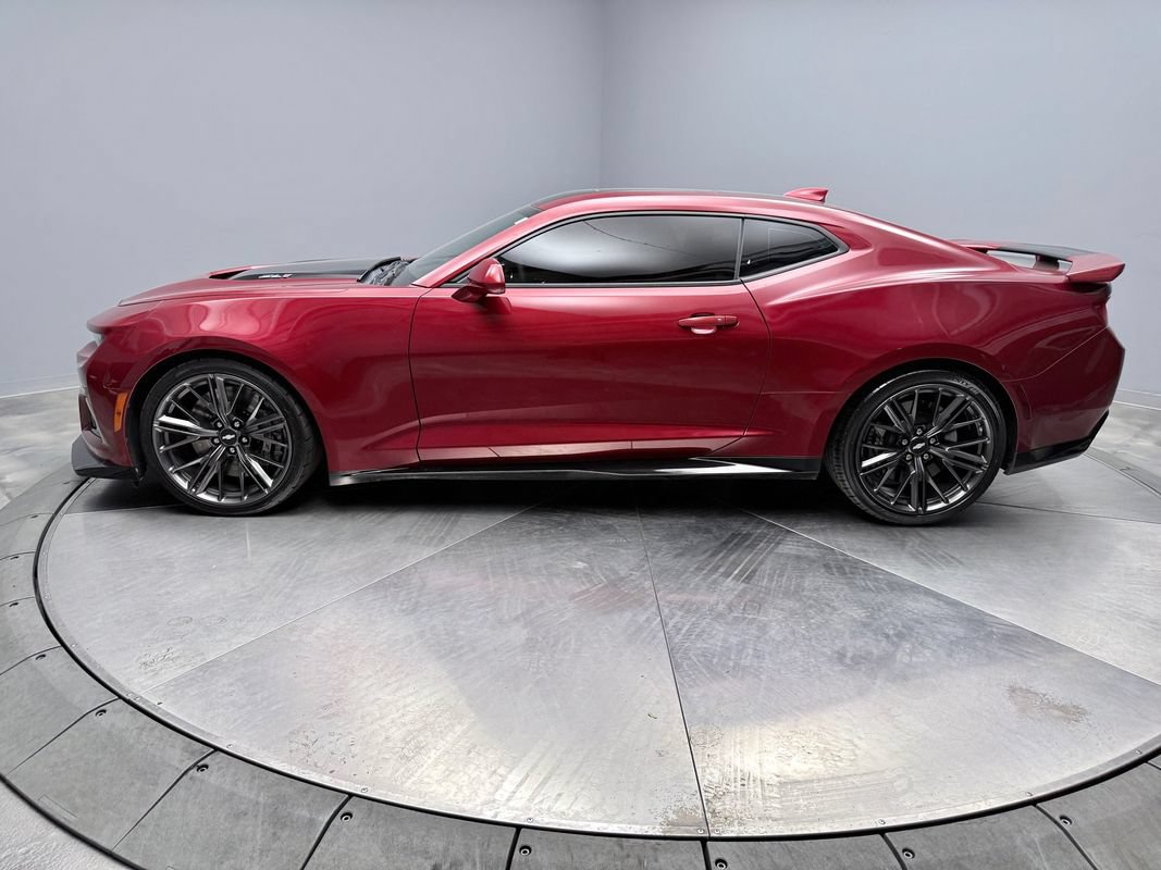 Used 2018 Chevrolet Camaro ZL1 RWD image 8