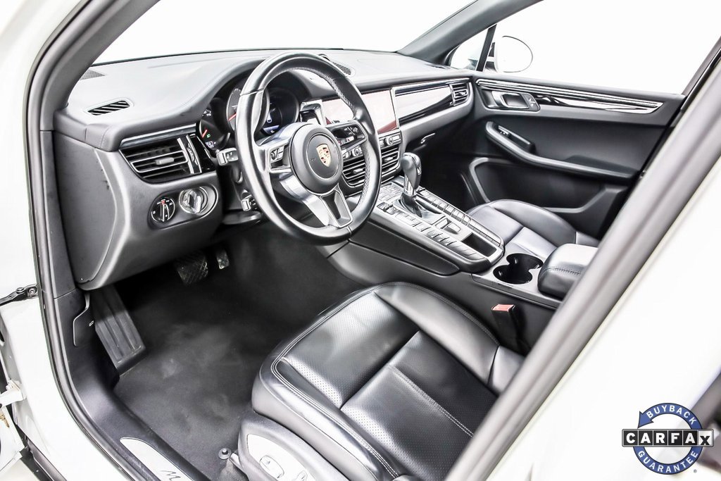 Used 2021 Porsche Macan S w/ Premium Package image 32