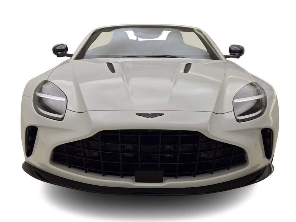 New 2026 Aston Martin V8 Vantage Coupe RWD image 2