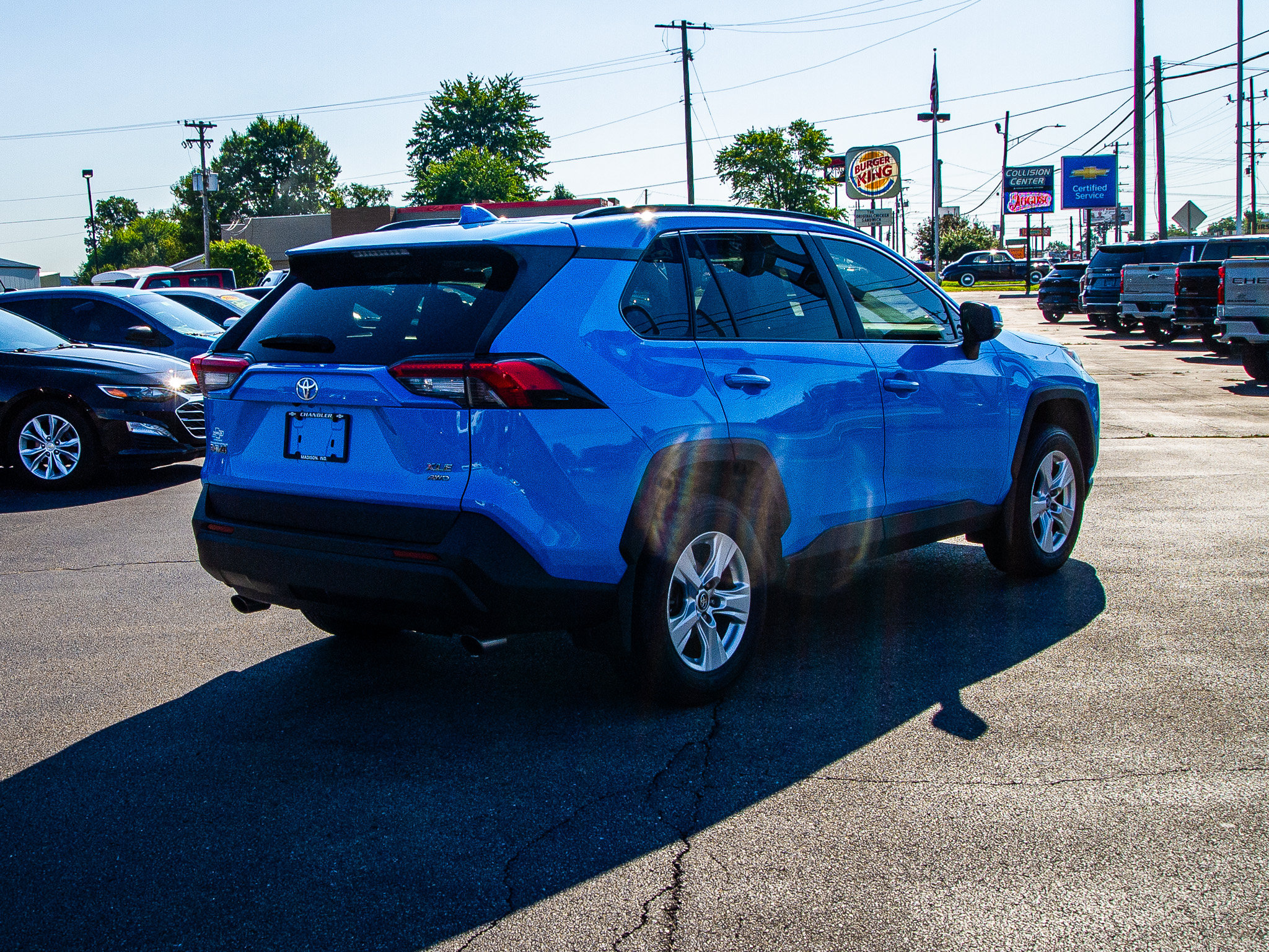 Used 2020 Toyota RAV4 XLE w/ XLE Grade Weather Package AWD/4WD image 7