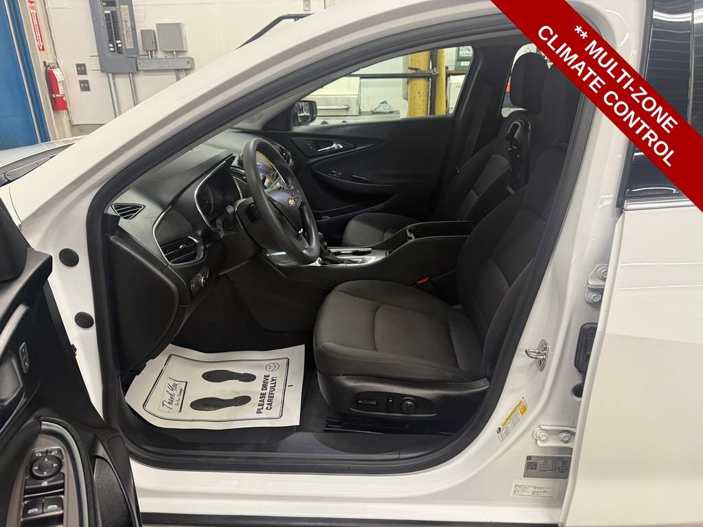 Used 2021 Chevrolet Malibu LT image 13