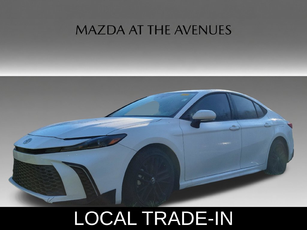 Used 2025 Toyota Camry SE w/ Convenience Package FWD image 2