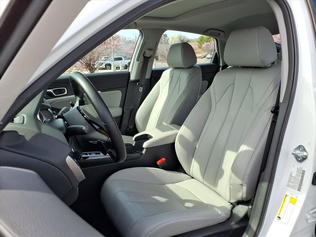 Used 2024 Acura Integra image 3