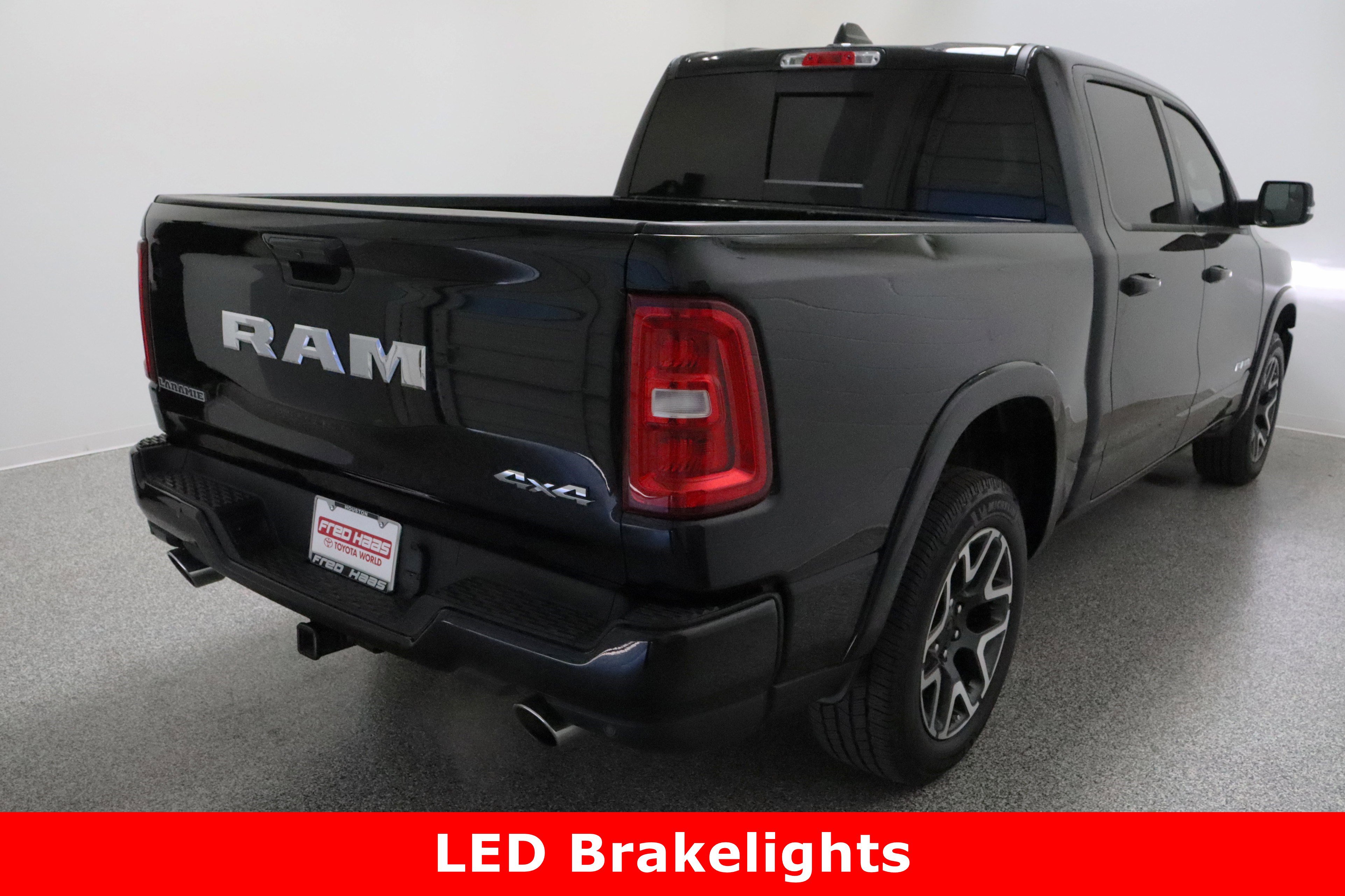 Used 2025 RAM 1500 Laramie w/ Sport Appearance Package AWD/4WD image 7