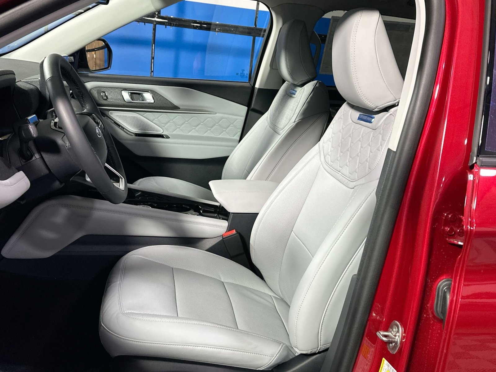 New 2026 Ford Explorer Platinum w/ LUX Leather Package image 13