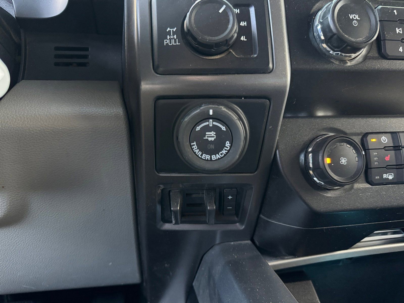 Certified 2020 Ford F150 XLT w/ Equipment Group 302A Luxury image 24