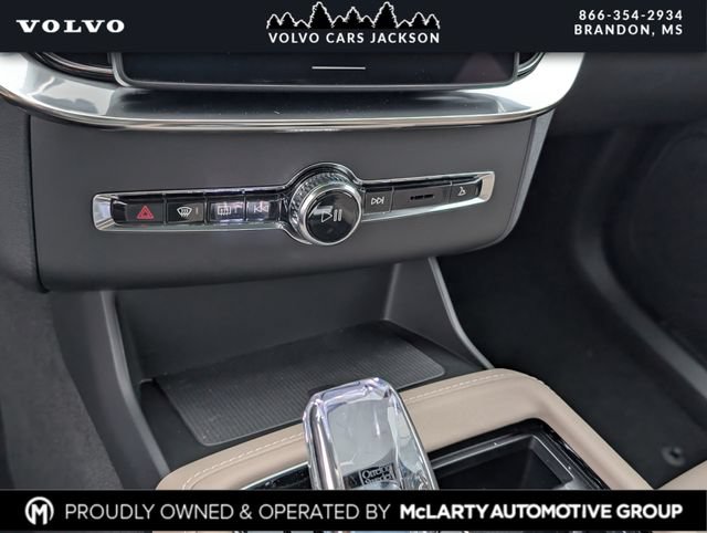 New 2026 Volvo XC90 B6 Plus AWD/4WD image 13