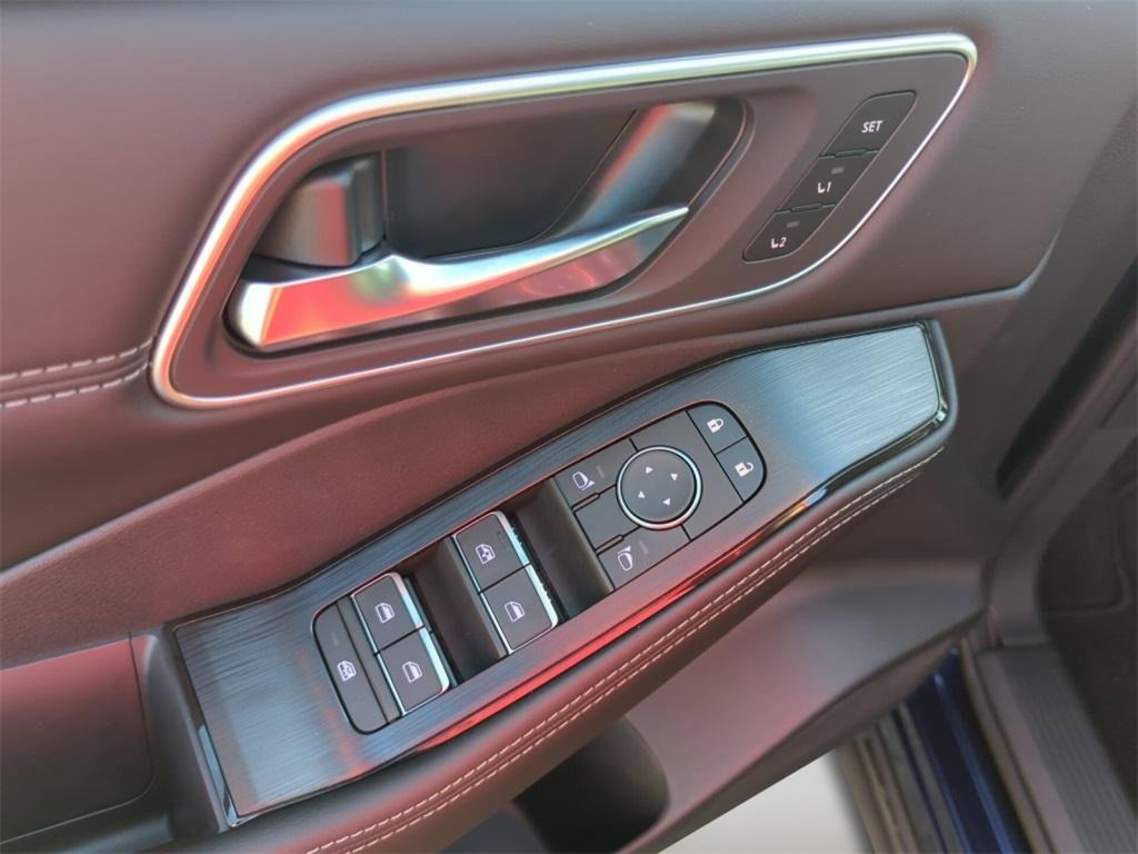 New 2026 Nissan Rogue Platinum image 10