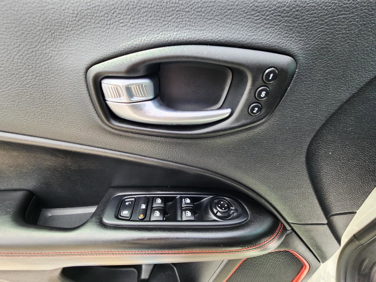 Used 2021 Jeep Compass Trailhawk w/ Sun and Sound Group image 13