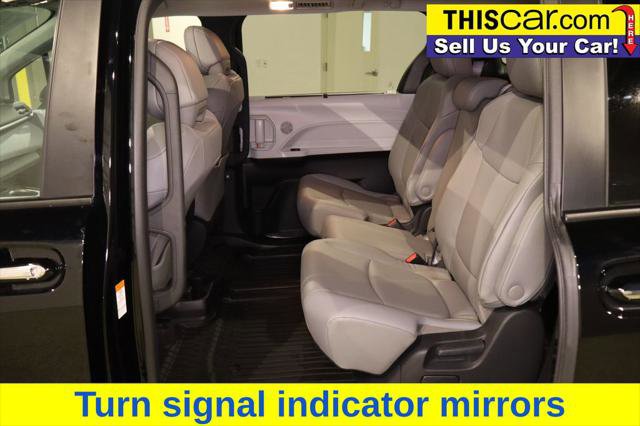 Used 2025 Toyota Sienna XLE image 22