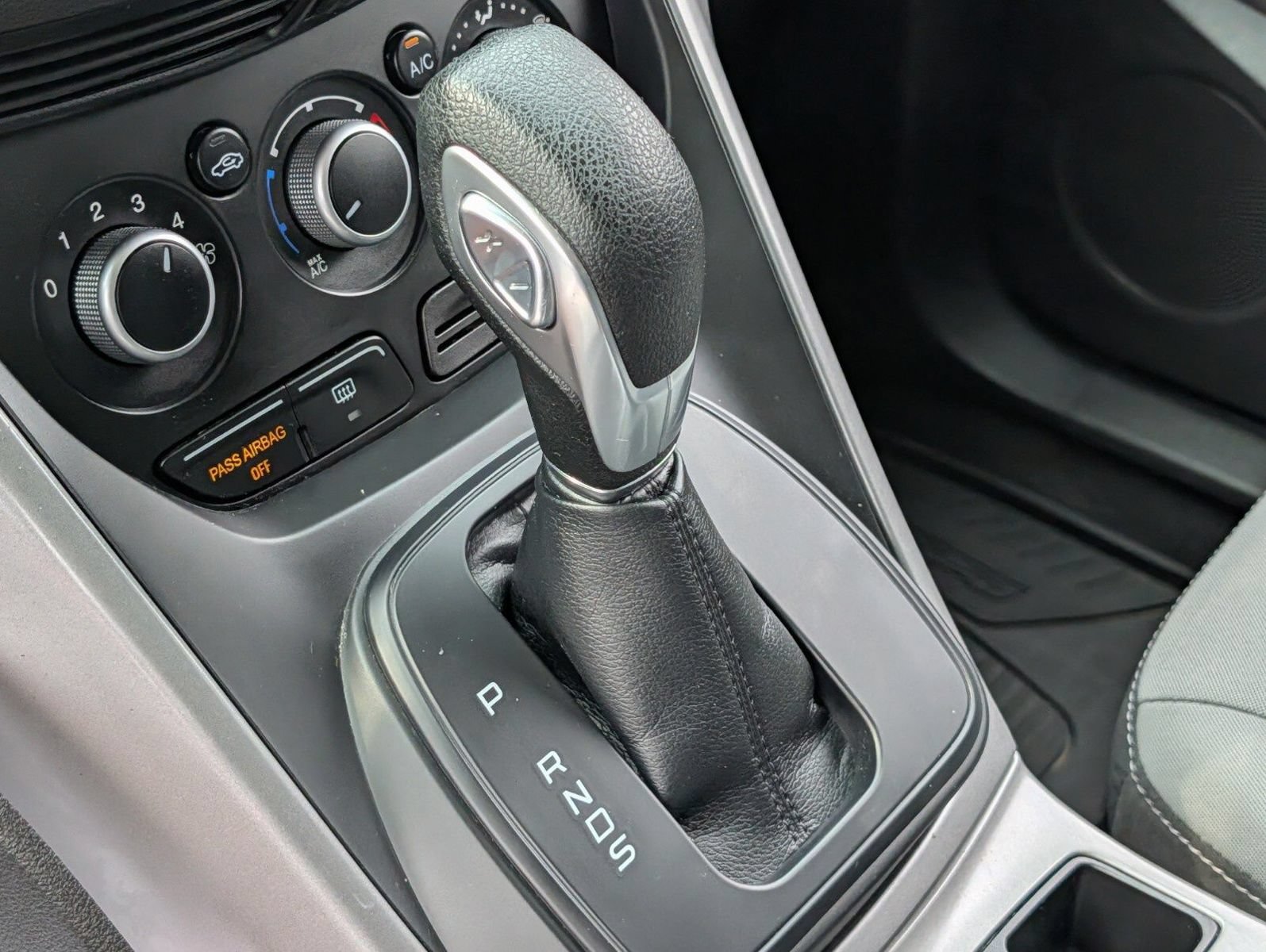 Used 2015 Ford Escape SE FWD image 7