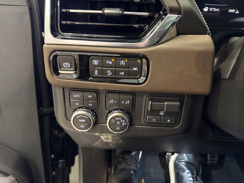New 2026 GMC Yukon XL Denali Ultimate w/ LPO, Floor Liner Package AWD/4WD image 37