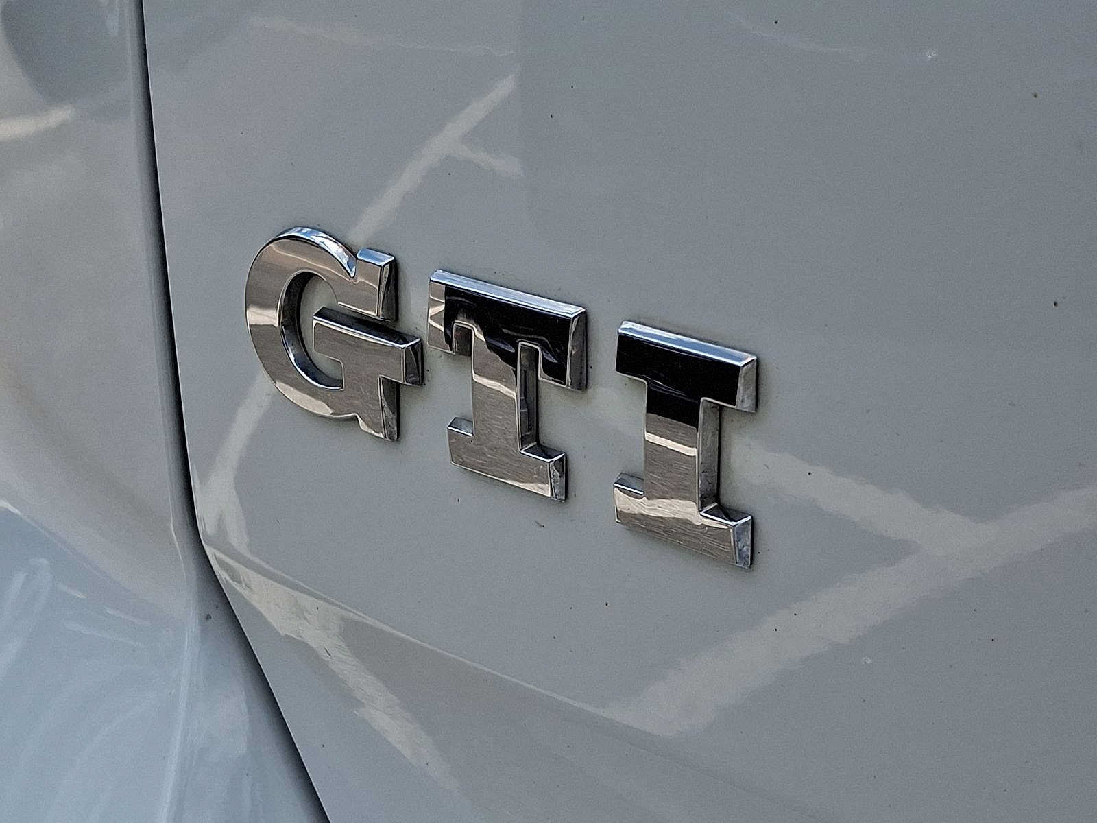 Used 2015 Volkswagen GTI S FWD image 30