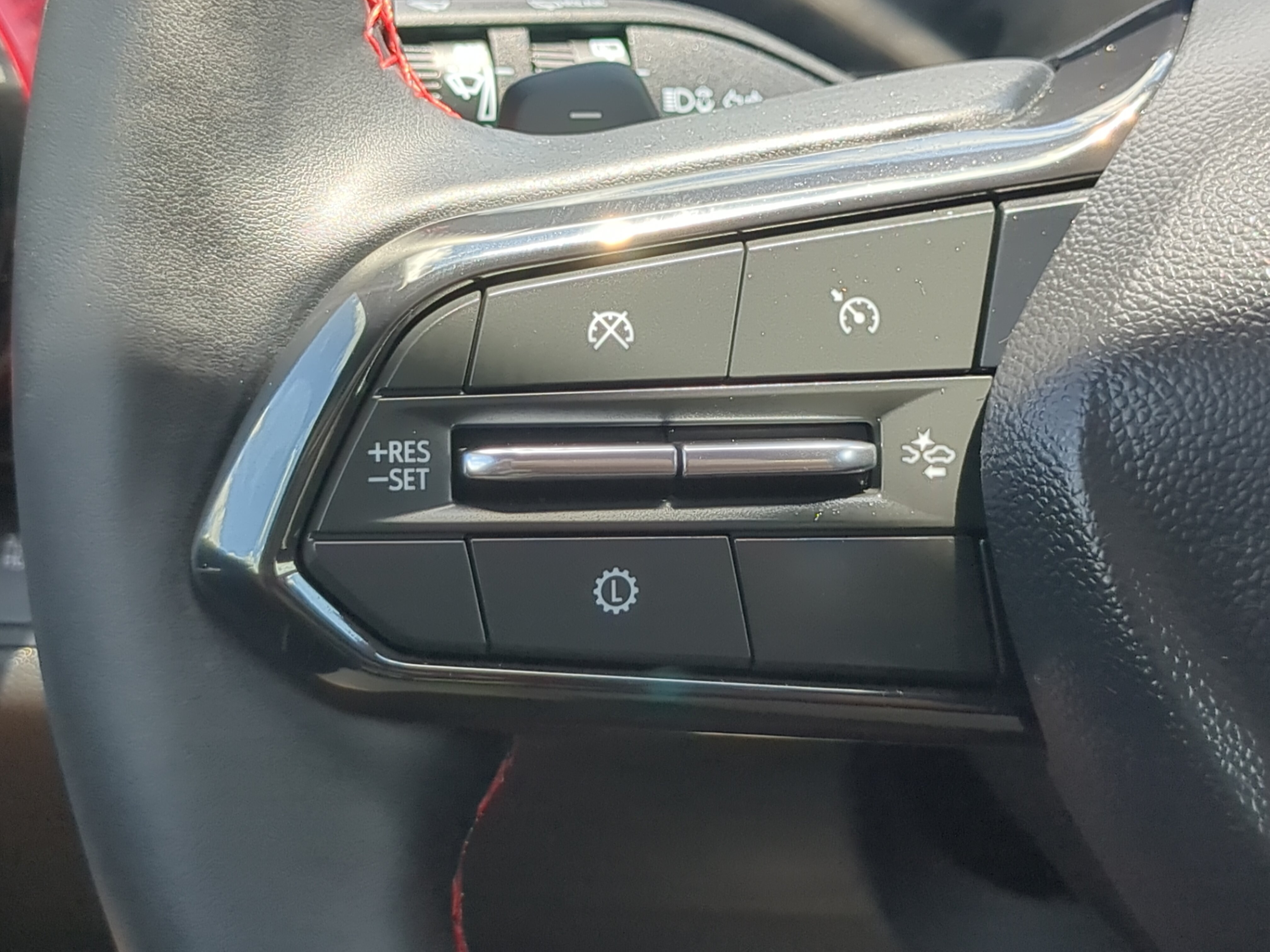 Used 2026 Chevrolet Equinox RS FWD image 23