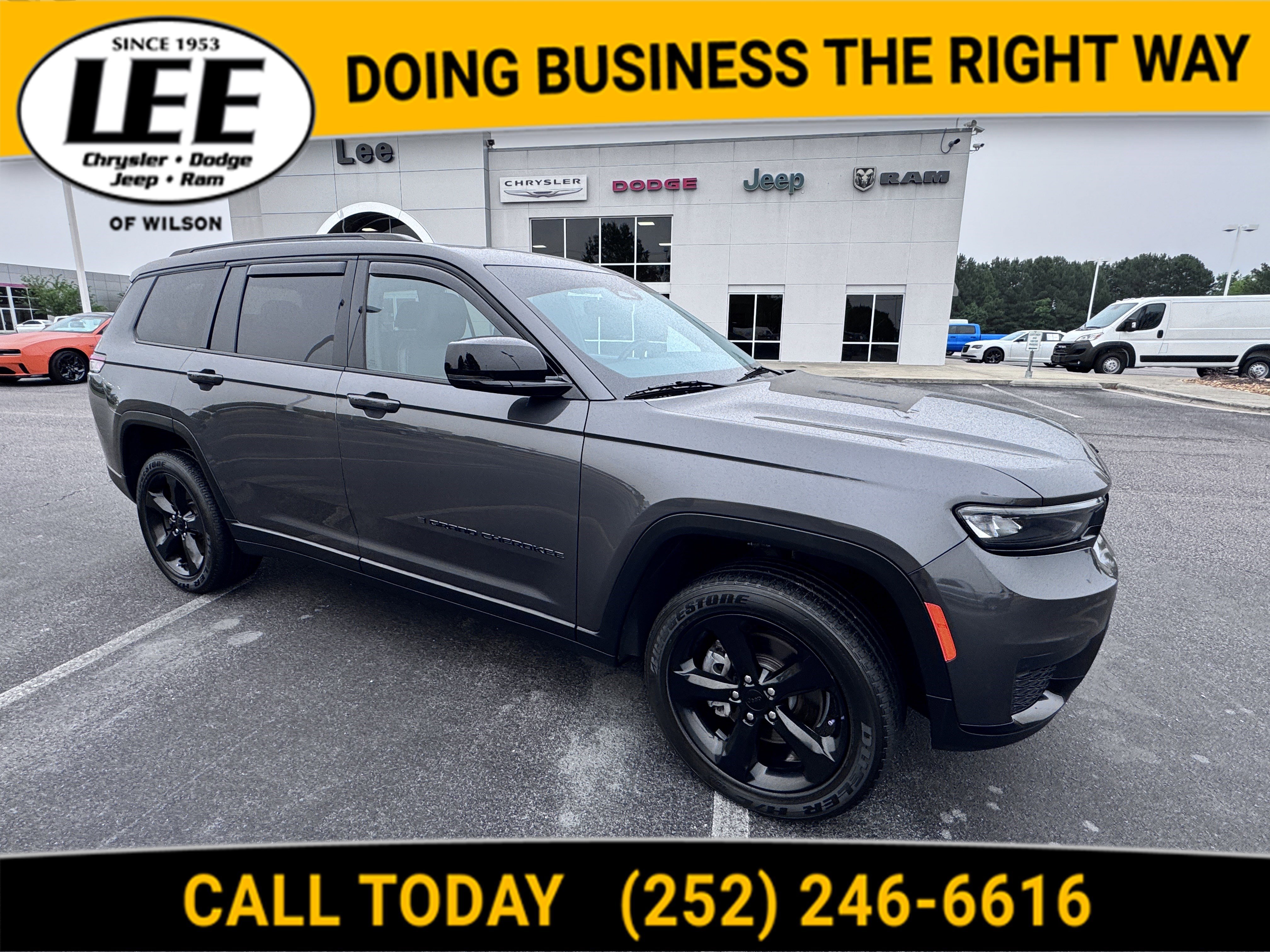 Certified 2021 Jeep Grand Cherokee L Laredo image 1