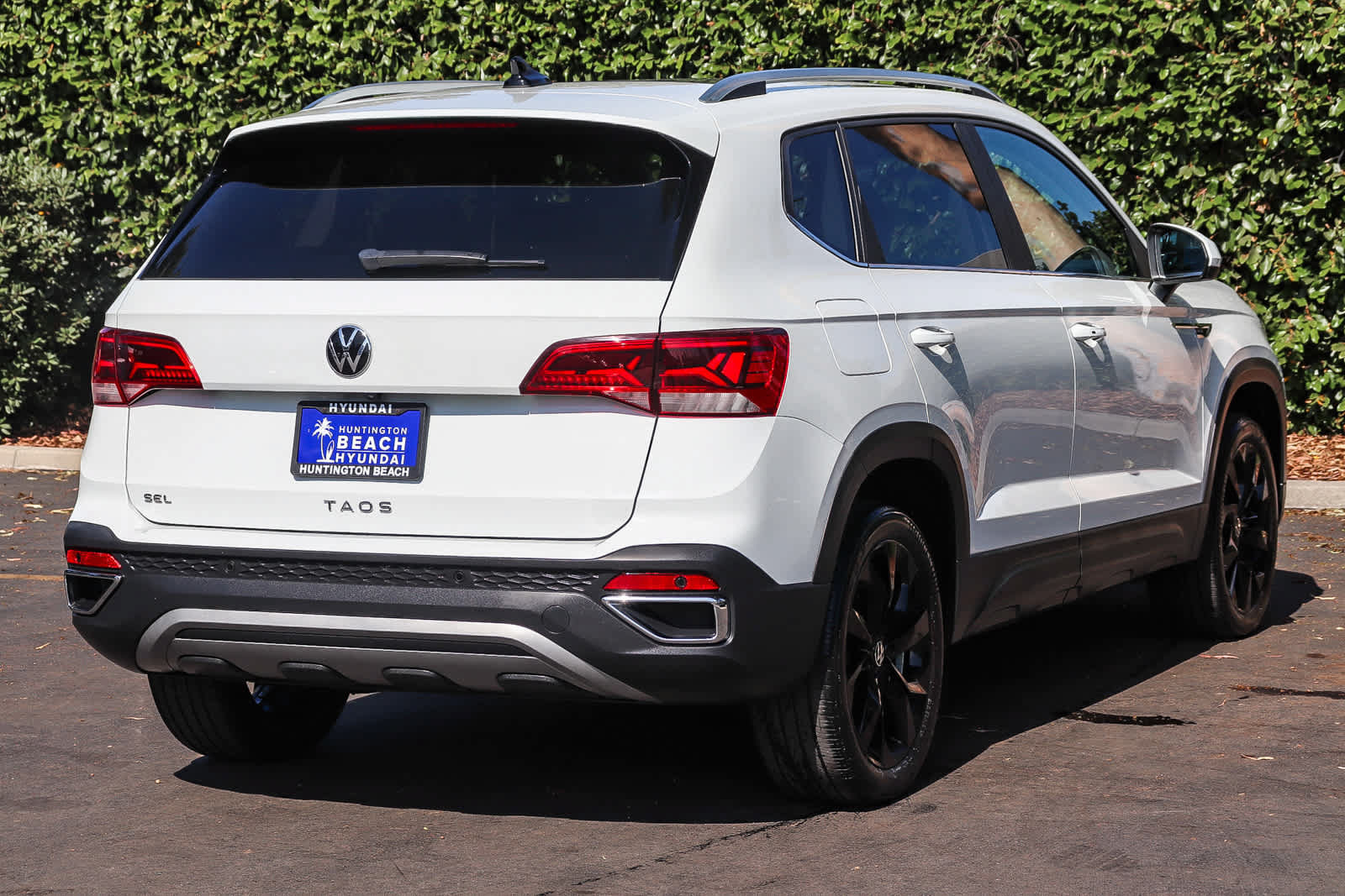 Used 2022 Volkswagen Taos SEL FWD image 6