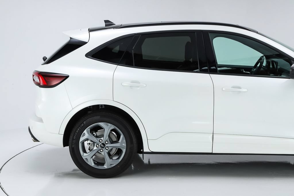 Used 2023 Ford Escape ST-Line w/ Tech Pack #1 FWD image 12