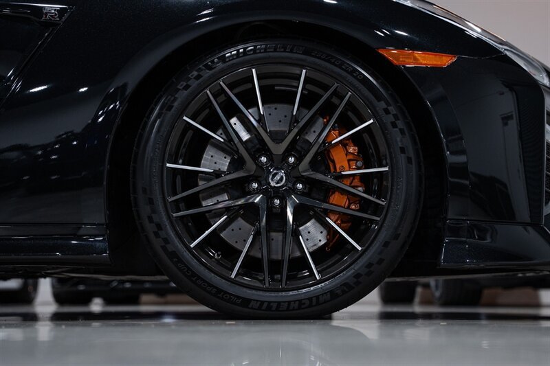 Used 2021 Nissan GT-R Premium AWD/4WD image 42
