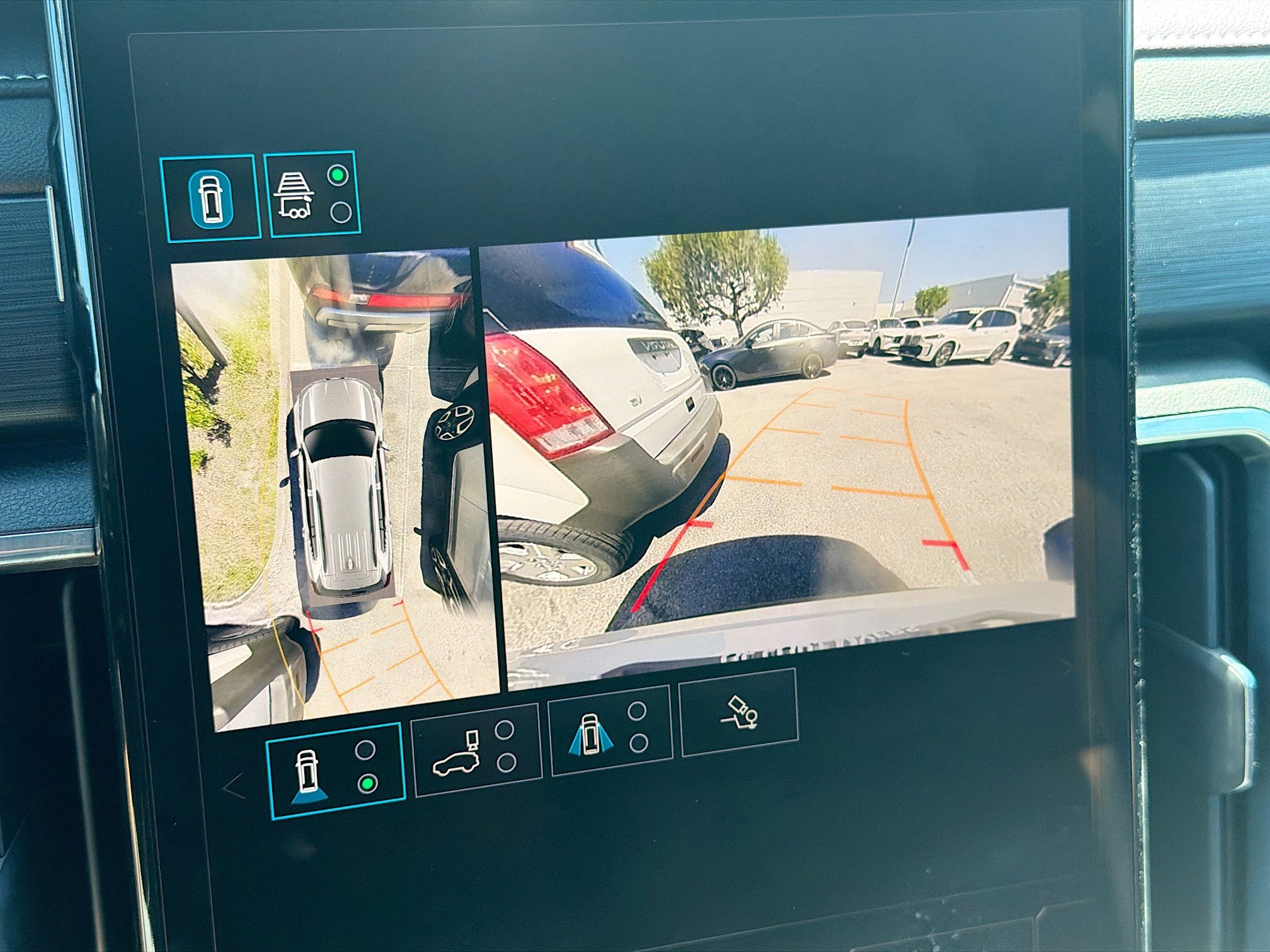 Used 2024 GMC Acadia Elevation image 32