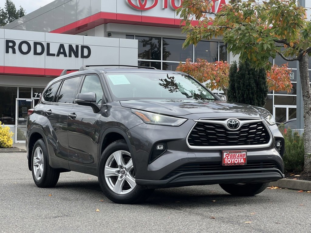 Used 2022 Toyota Highlander LE