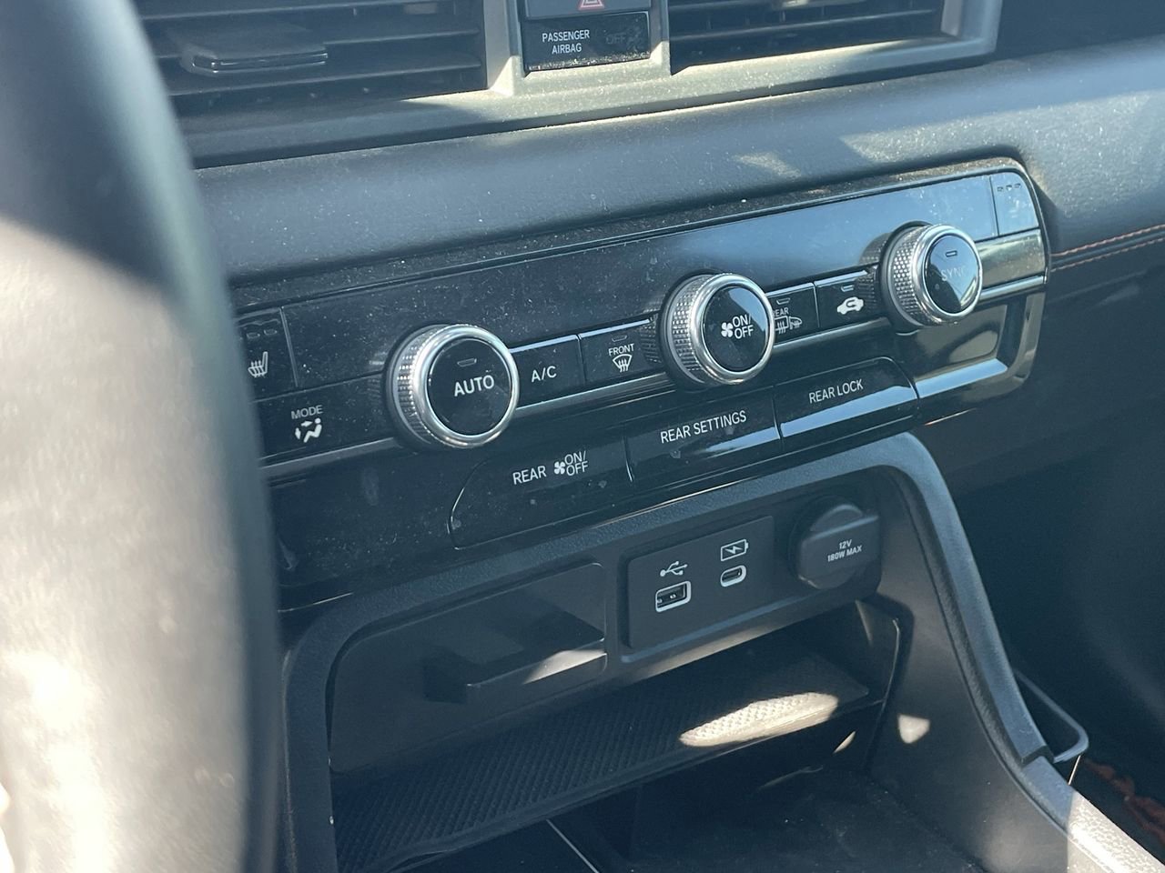 Used 2025 Honda Pilot TrailSport image 11
