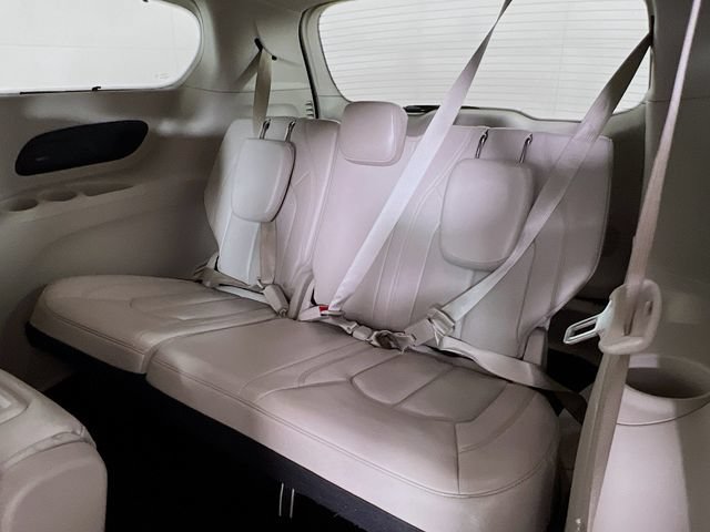 Used 2019 Chrysler Pacifica Touring-L Plus w/ Advanced Safetytec Group FWD image 37