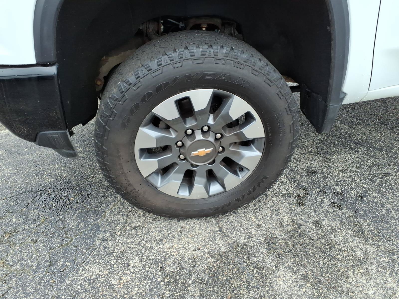 Certified 2024 Chevrolet Silverado 2500 Custom w/ Custom Convenience Package AWD/4WD image 9