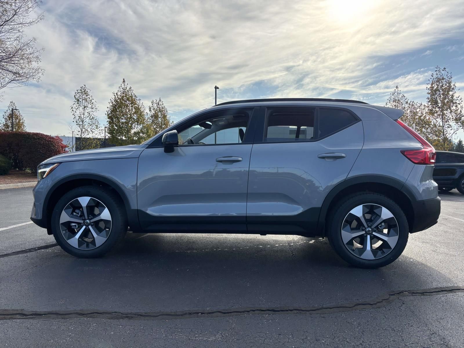 New 2026 Volvo XC40 B5 Plus w/ Protection Package Premier AWD/4WD image 4