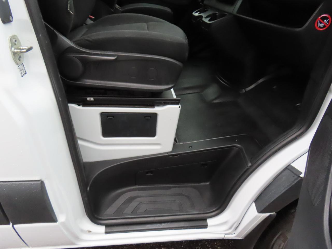 Used 2020 Mercedes-Benz Sprinter 1500 image 11