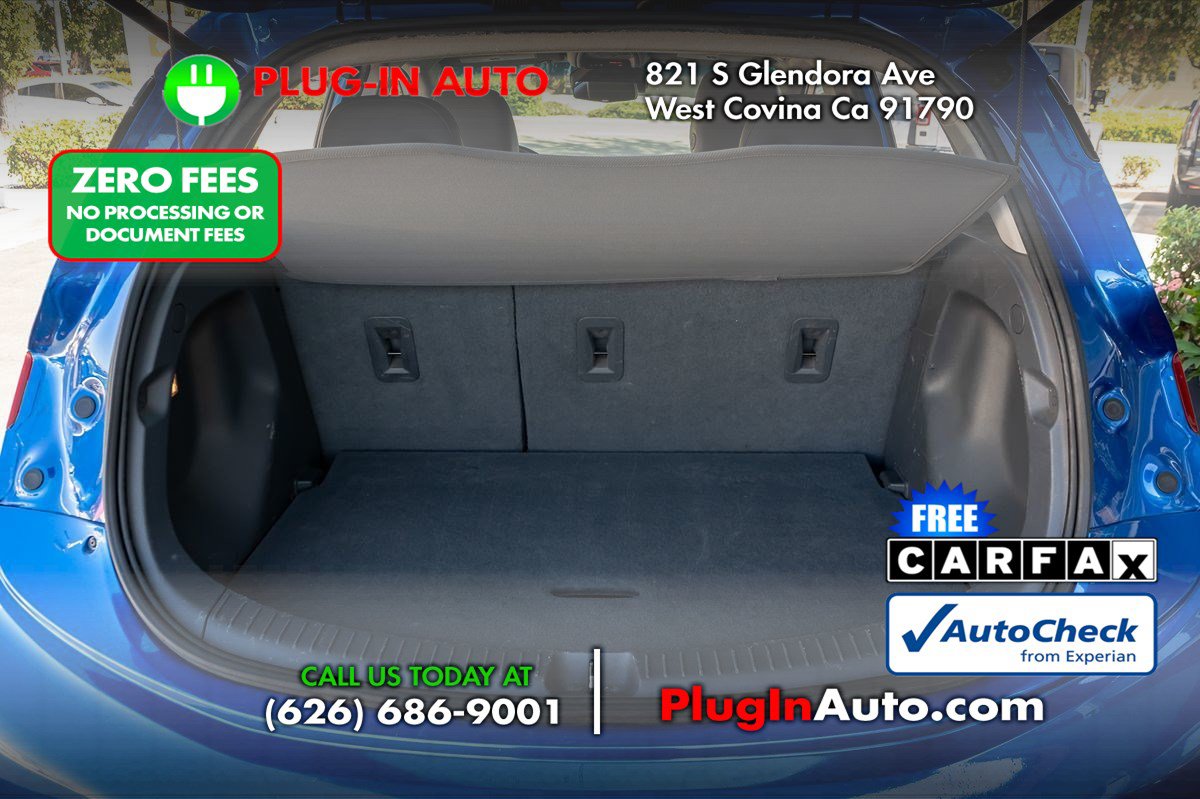 Used 2017 Chevrolet Bolt Premier w/ Driver Confidence II Package FWD image 11