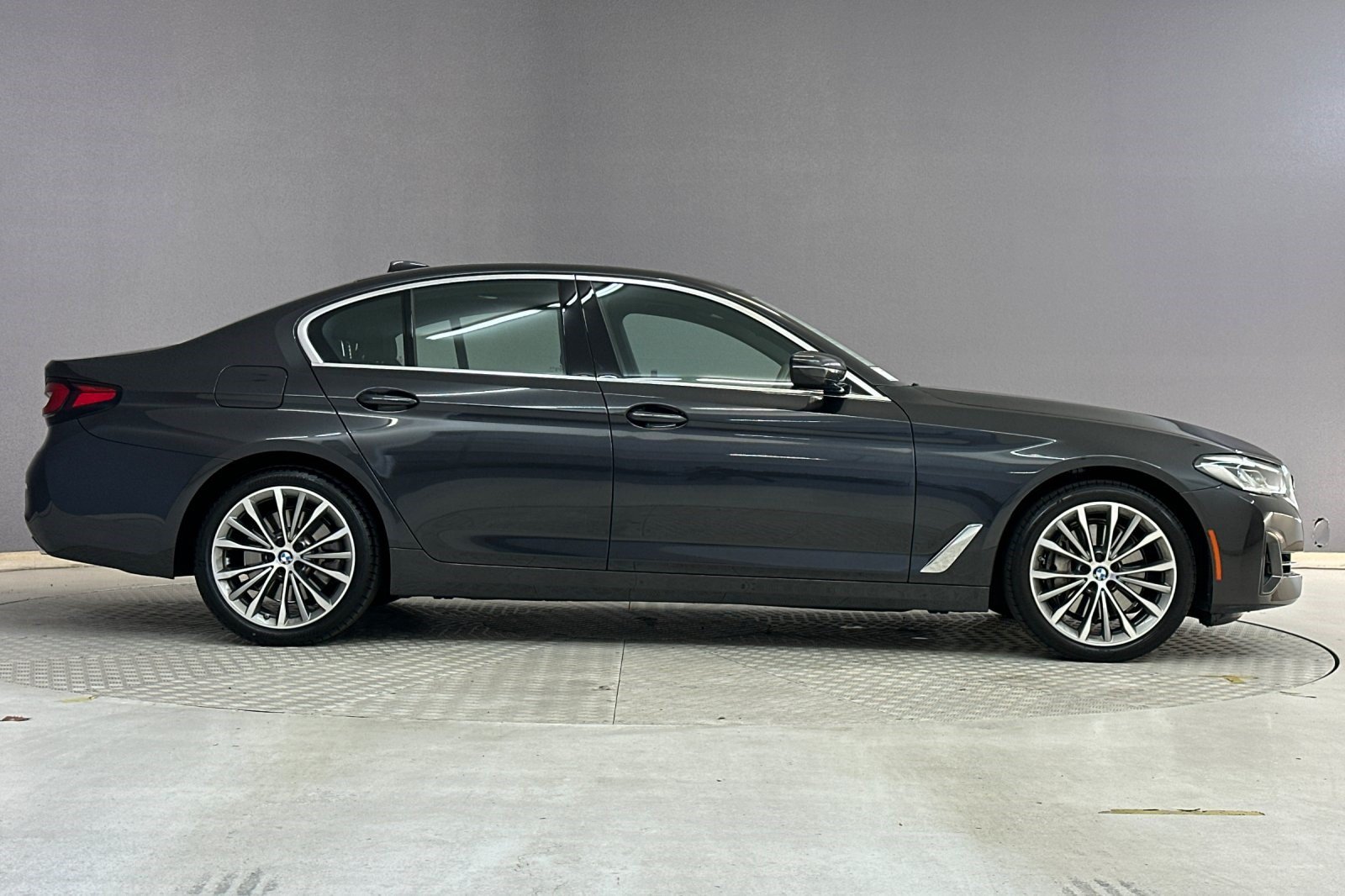 Certified 2023 BMW 540i w/ Premium Package RWD image 7