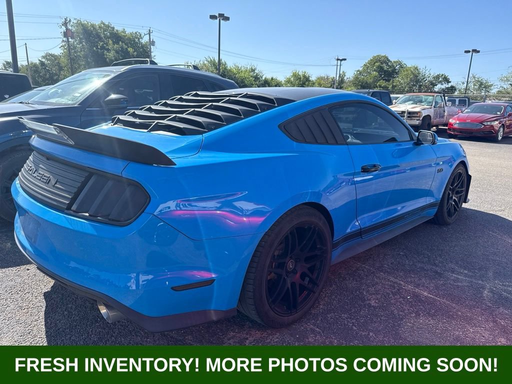 Used 2017 Ford Mustang GT RWD image 2
