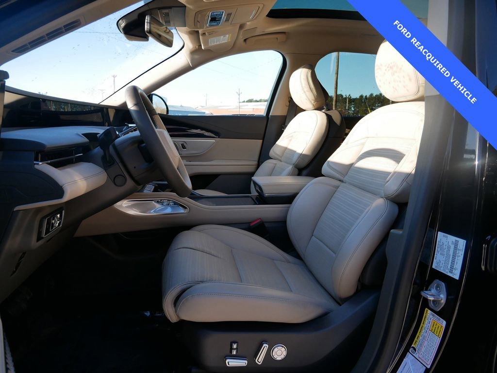 Used 2025 Lincoln Nautilus Reserve image 15