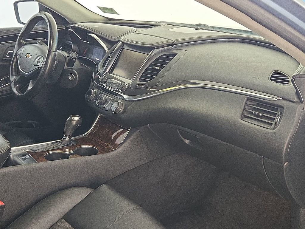 Used 2015 Chevrolet Impala LT w/ Convenience Package FWD image 33