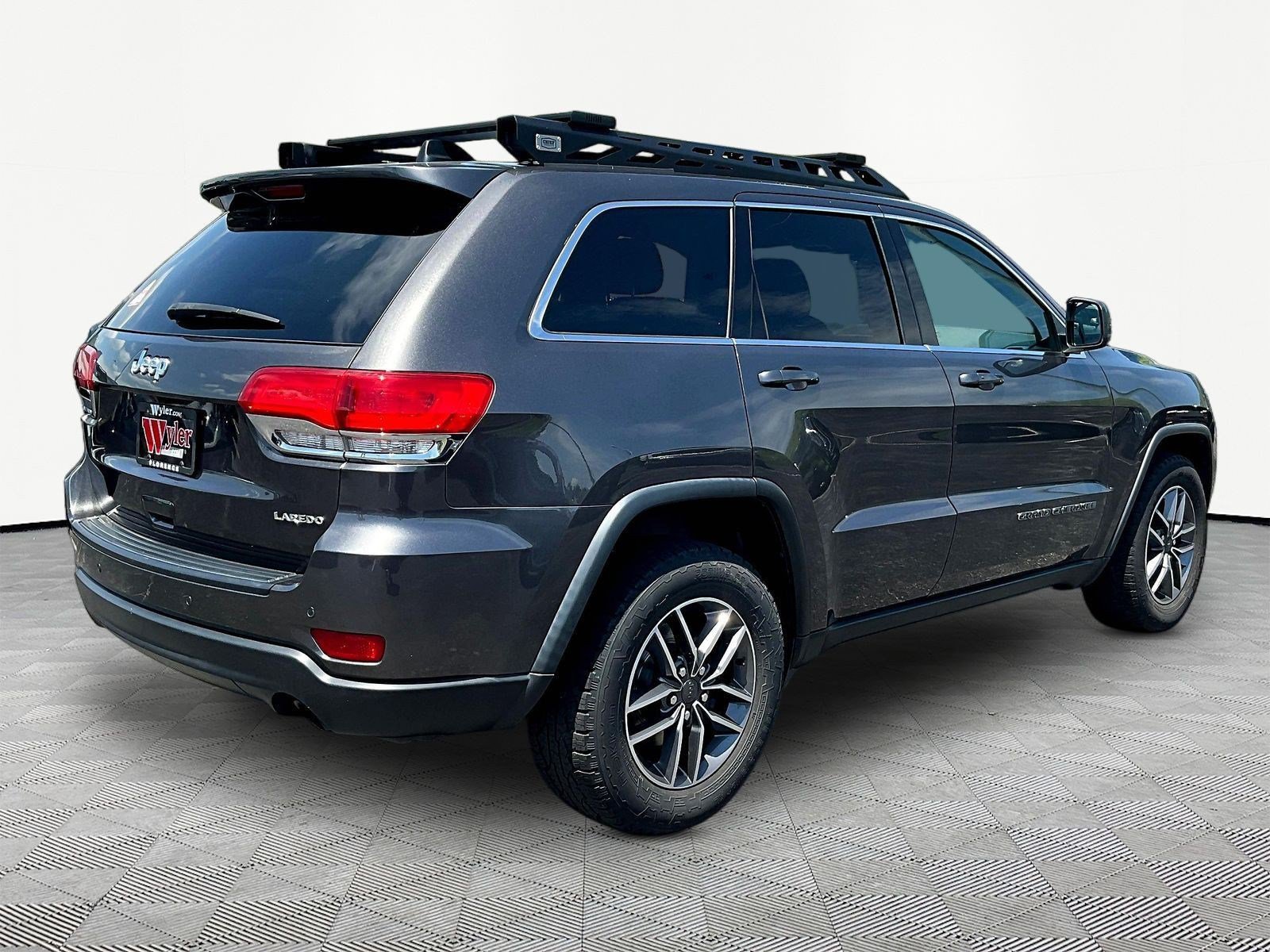 Used 2019 Jeep Grand Cherokee Laredo w/ Laredo X Package RWD image 6
