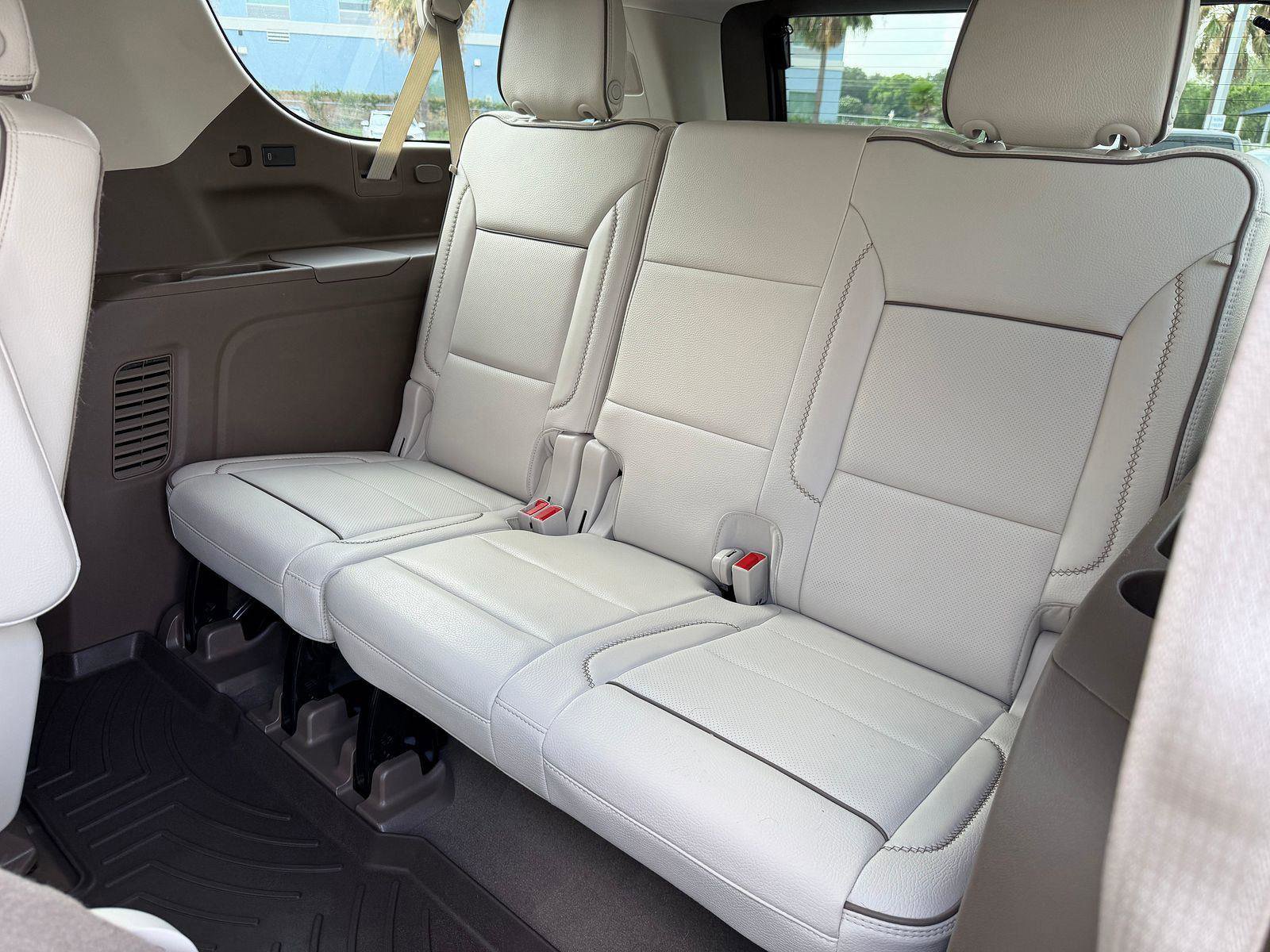 Used 2022 GMC Yukon XL Denali AWD/4WD image 5