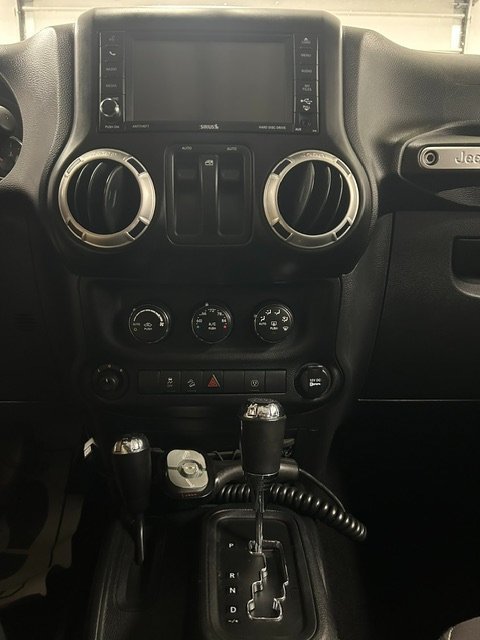 Used 2014 Jeep Wrangler Sahara w/ Dual Top Group AWD/4WD image 13