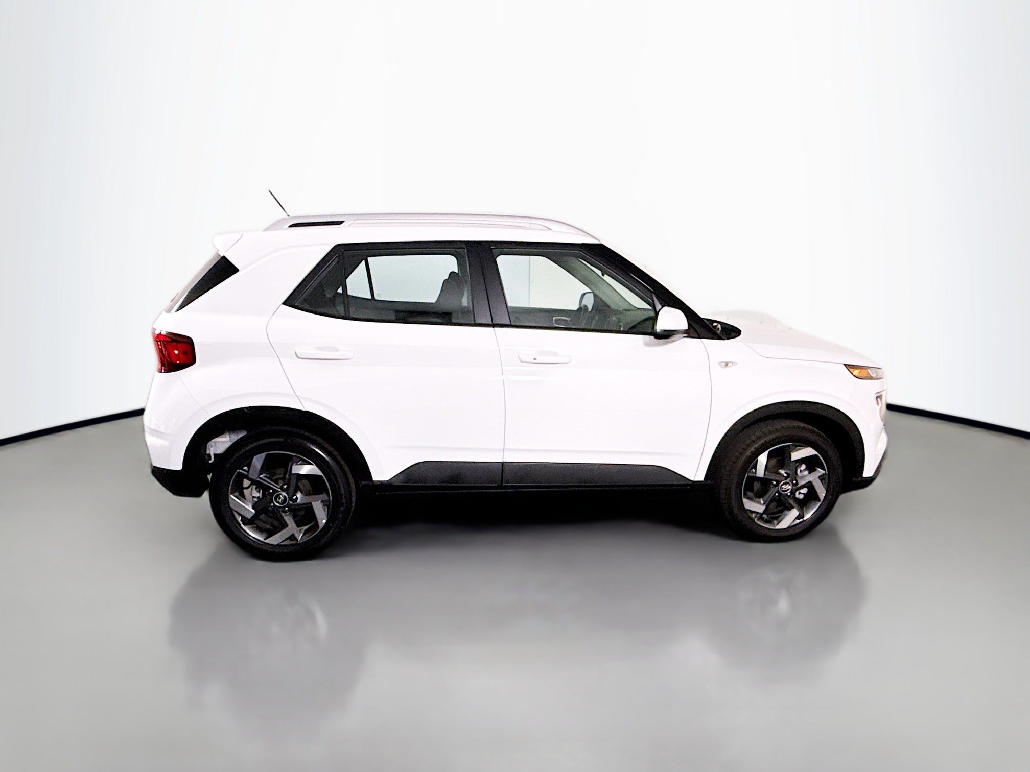 Used 2026 Hyundai Venue SEL FWD image 11