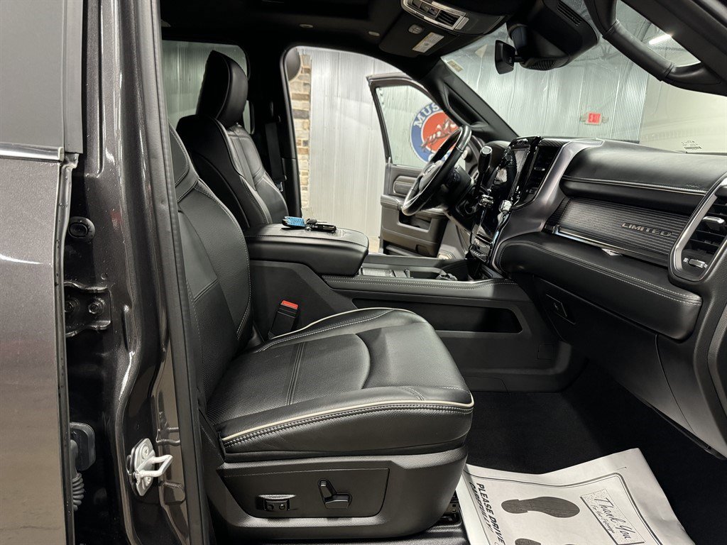 Used 2019 RAM 3500 Limited AWD/4WD image 37
