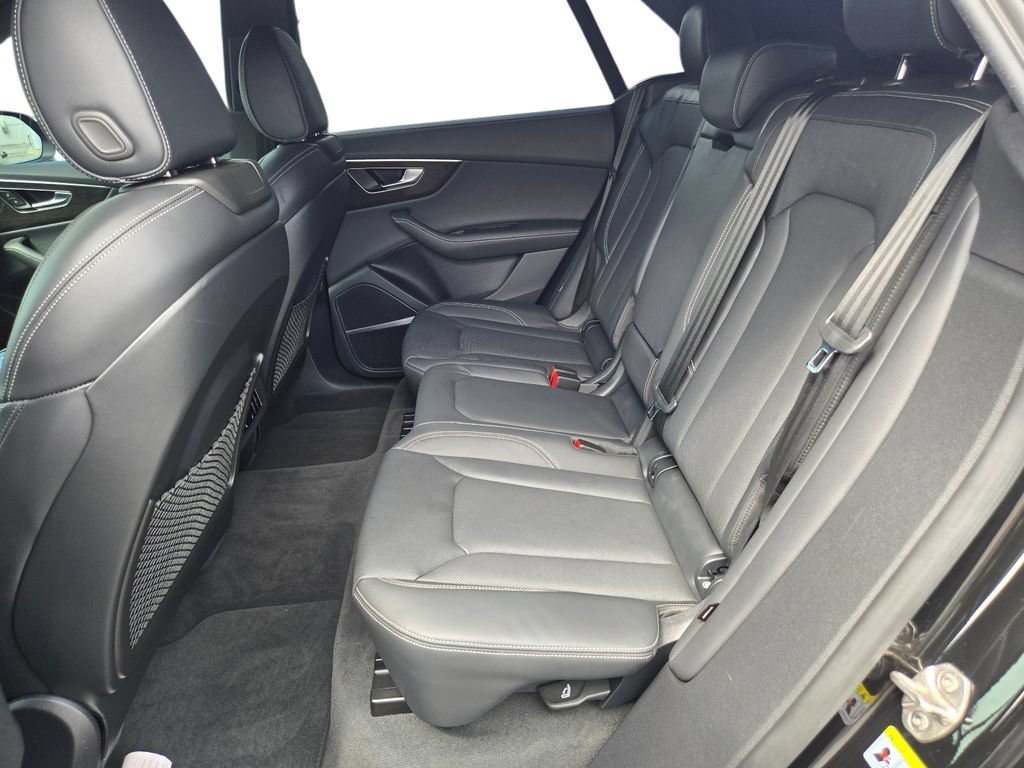 Used 2025 Audi Q8 Prestige AWD/4WD image 19