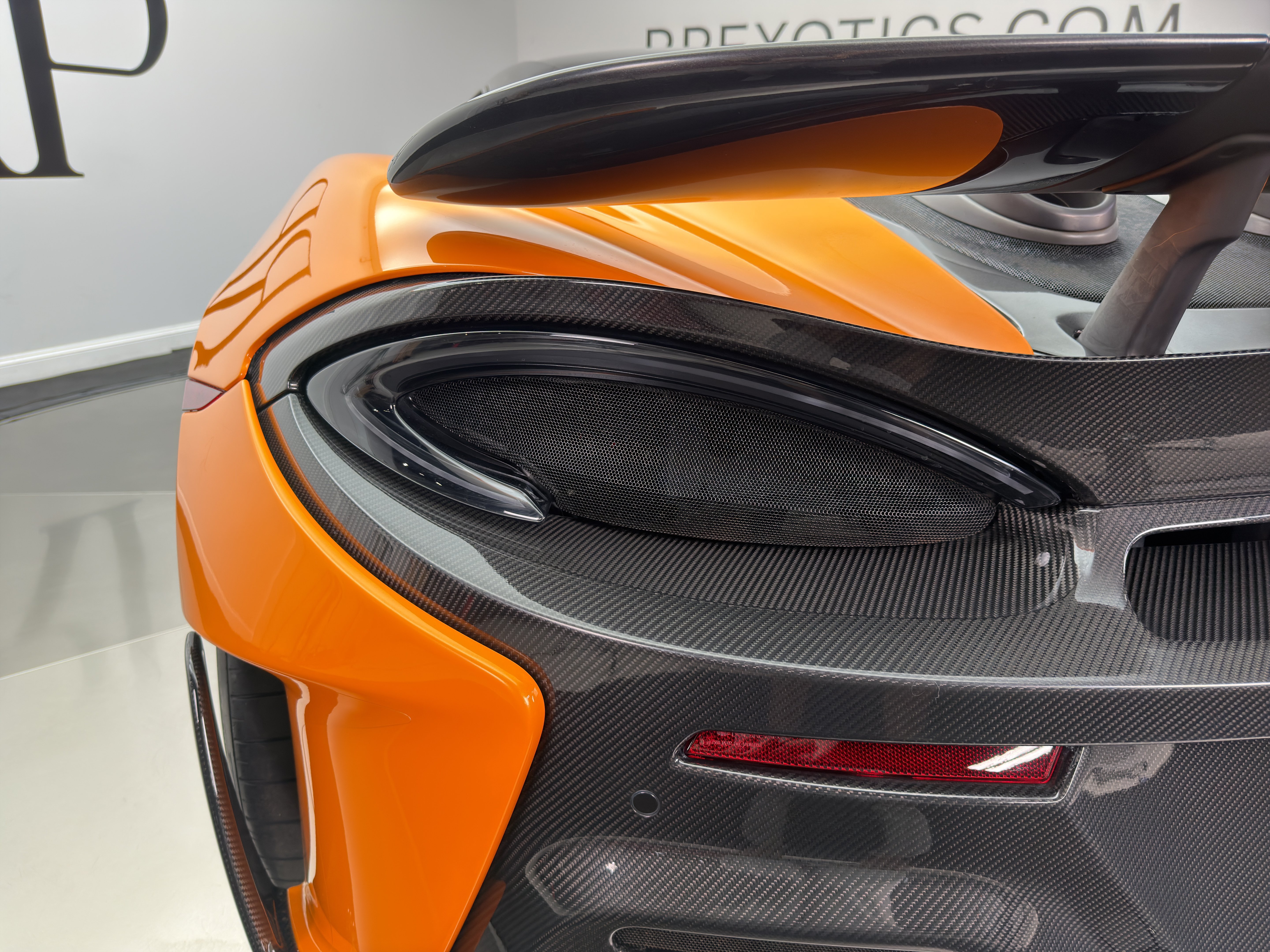 Used 2019 McLaren 600LT RWD image 12